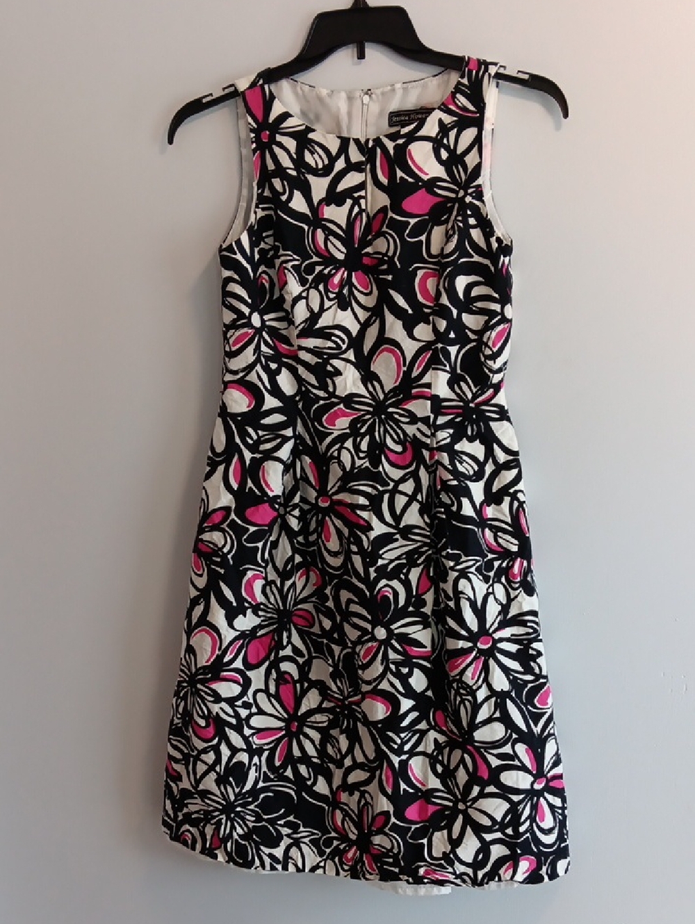 Jessica Howard Sleeveless Black White & Pink Floral Midi Dress W/ Keyhole Neck